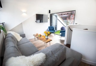 Deansgate Townhouse with Roof Terrace | Sleeps 9