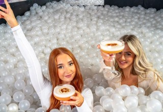 Bottomless Ball Pit | Drinks & Snacks