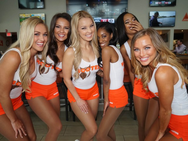 Hooters | Wings and Unlimited Beer image