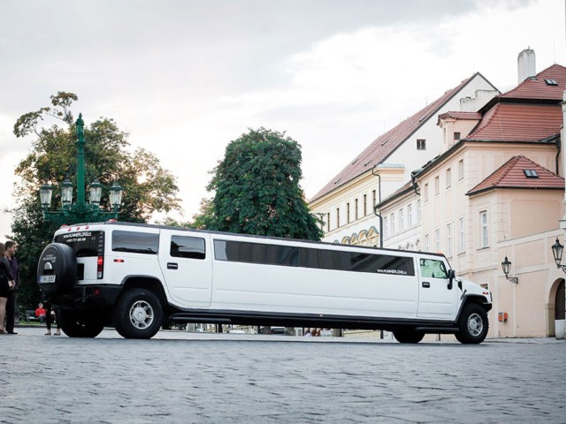 Limo Hire | 18 People image