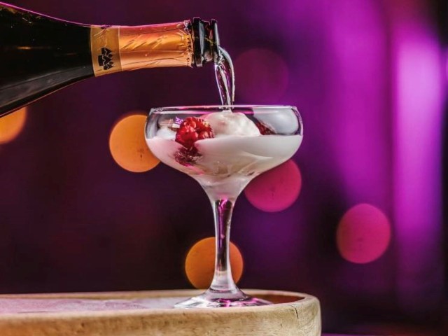 3 Course Meal and Cocktail Masterclass | Hummingbird image