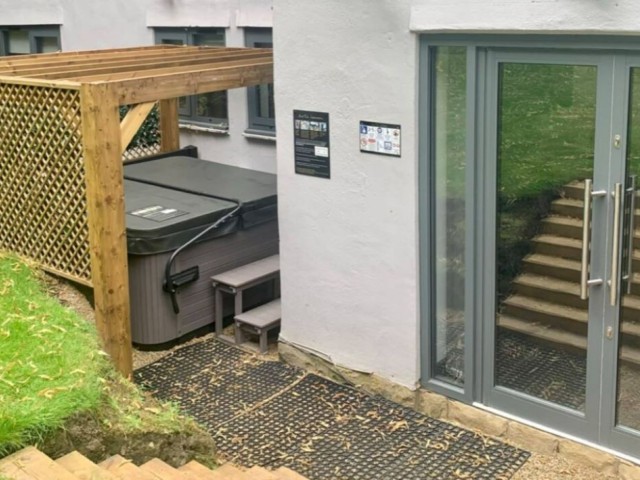 Hot Tub House | Sleeps 17 image