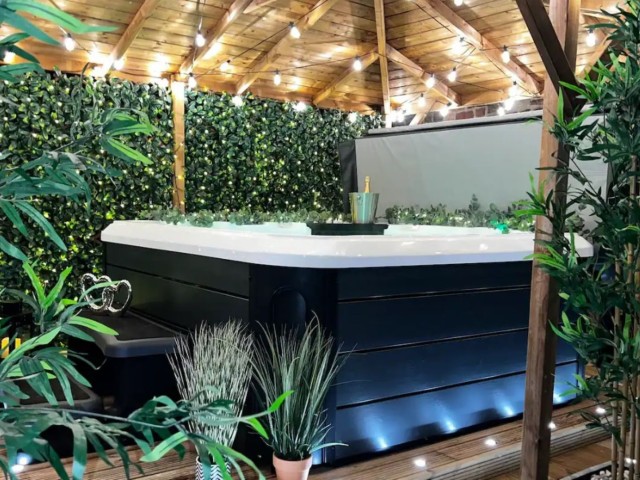 Hot Tub House | Sleeps 26 image