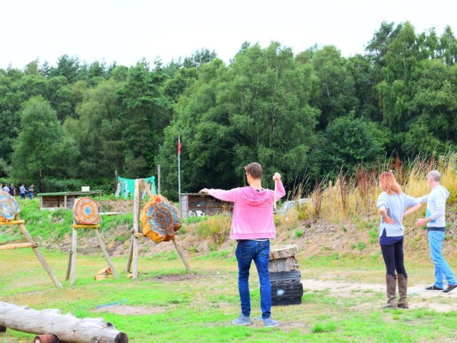 Axe Throwing image